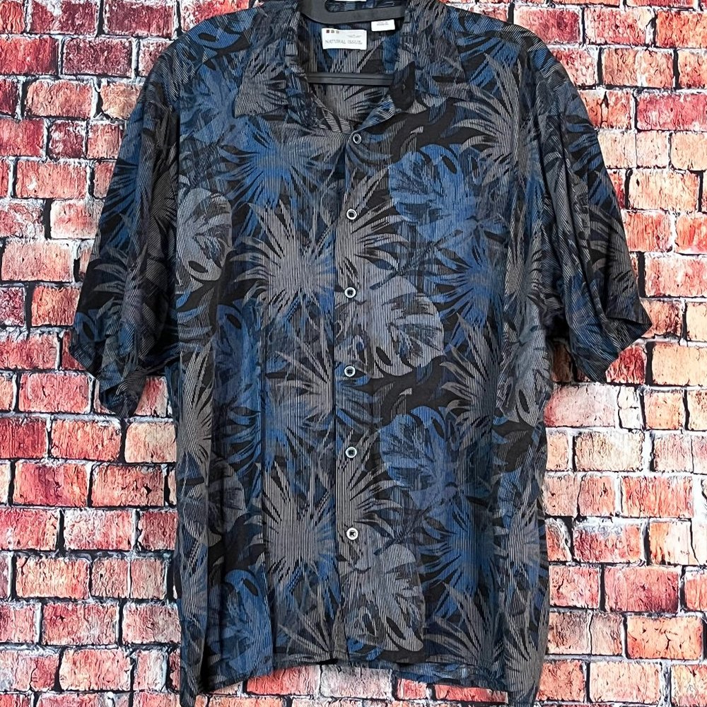 EUC Natural Issue Men's Short-Sleeved XL Shirt - Vintage